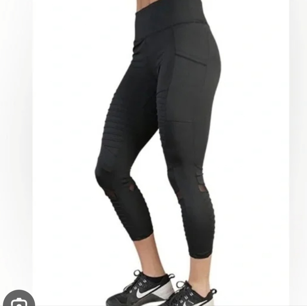 Constantly Varied Gear Moto Black Capri Leggings